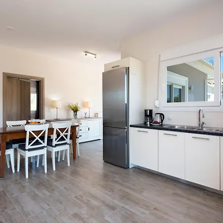 Endless Summer Retreats By Paradise Villa