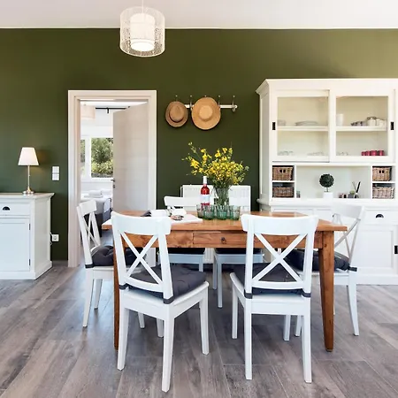 Endless Summer Retreats By Paradise Villa Kouramaditika