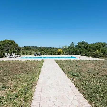 Endless Summer Retreats By Paradise Vilă