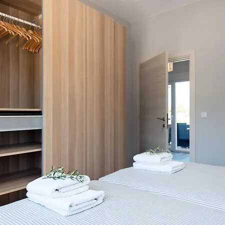 Endless Summer Retreats By Paradise *