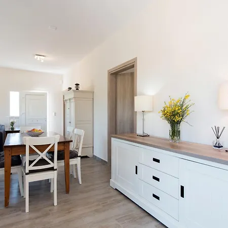 Endless Summer Retreats By Paradise Vila
