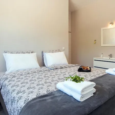 Endless Summer Retreats By Paradise *