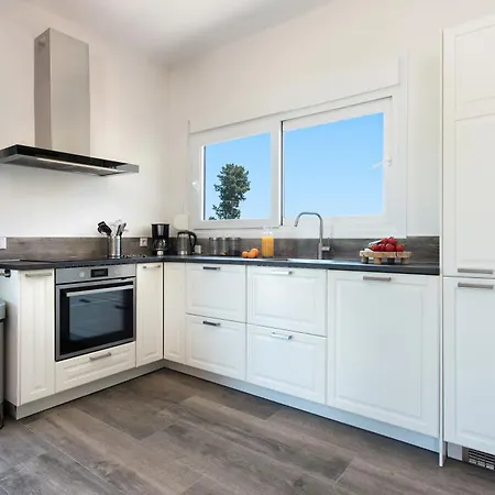 Endless Summer Retreats By Paradise * Kouramaditika