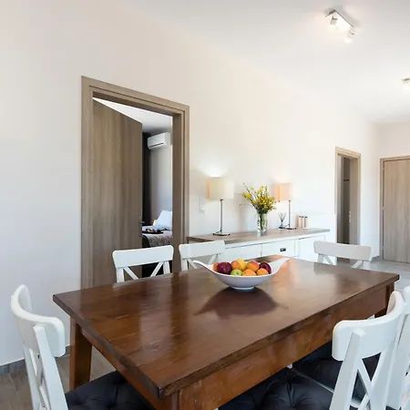 Endless Summer Retreats By Paradise Vilă *