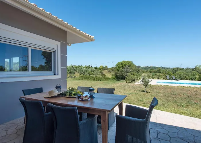 Endless Summer Retreats By Paradise Villa Kouramaditika