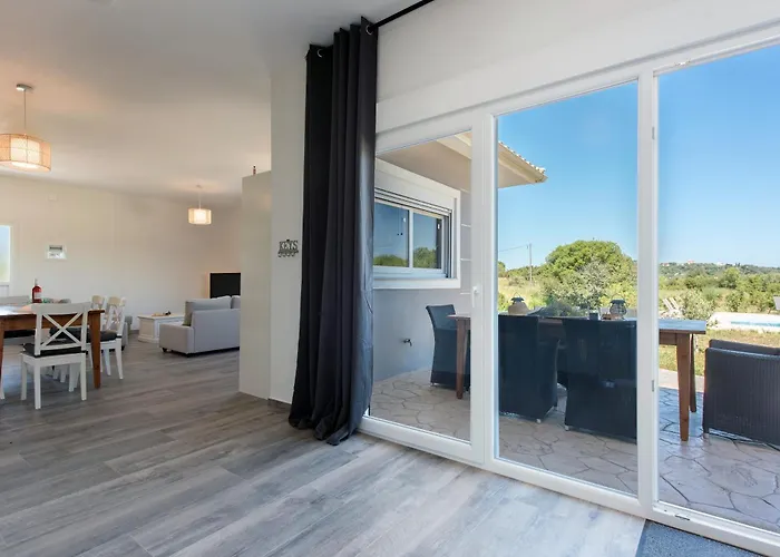 Endless Summer Retreats By Paradise Villa *