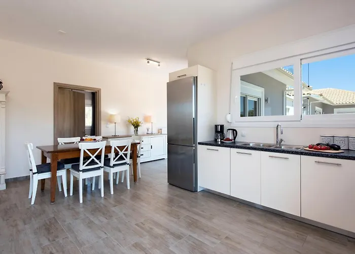 Endless Summer Retreats By Paradise Villa